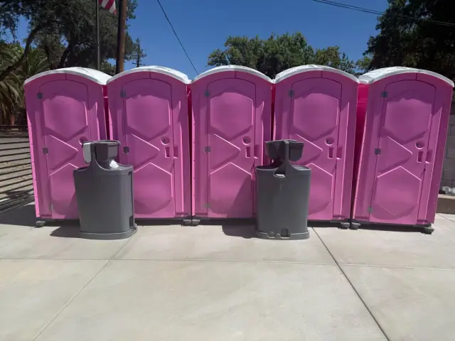 Portable Restrooms in Baytown Heat and Rain: Plan the Site First