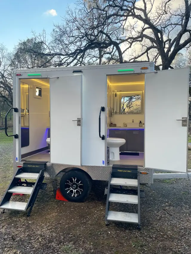 Baytown Wedding Restroom Planning: Deluxe Cabin or Trailer?